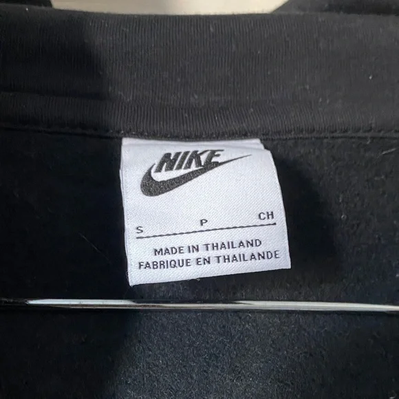 NWOT Nike Black Full-Zip Oversized Hoodie with Swoosh - Picture 2 of 4